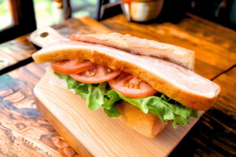 城川風ビックベーコンサンド（BLT）